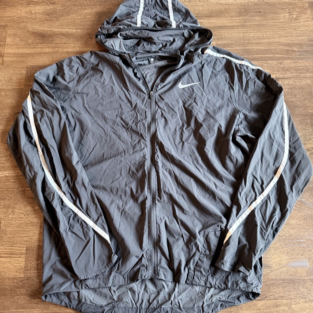 Nike Light Weight Running Workout Jacket Size Medium Zip Up Hooded